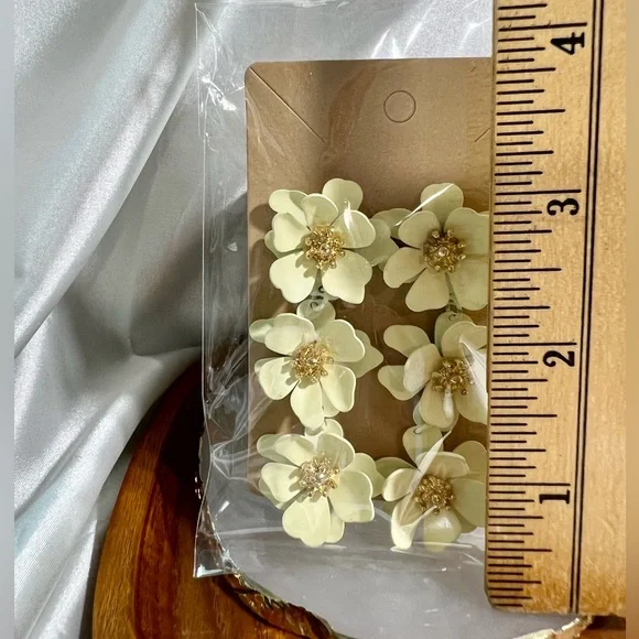 Floral Dangle Boho Earrings - Picture 3 of 4